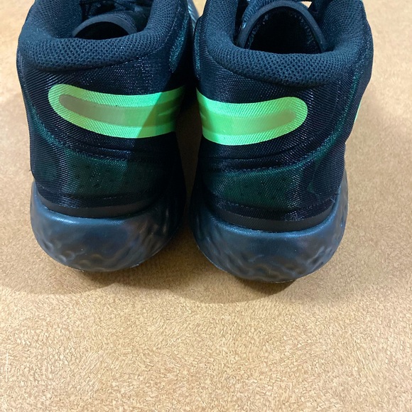 NIKE KD TREY 5 VIII - Picture 5 of 9
